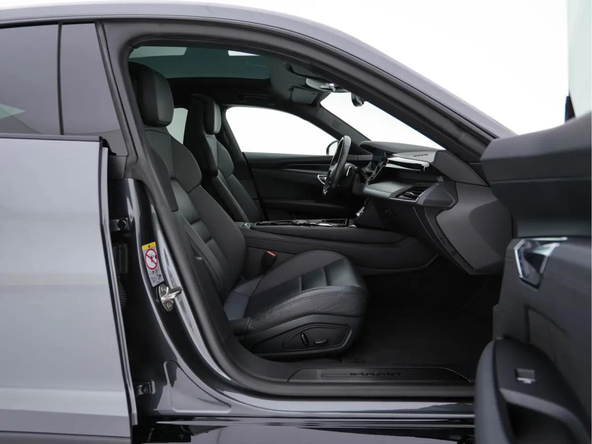 93 kWh Quattro (3-Fase-11 kW) {SOH-93%} (INCL-BTW) *HEATPUMP | PANO | FULL-LED | LEATHER | AUDI-SOUND | DIGI-COCKPIT | NAVI-FULLMAP | HEATED-SPORTSEATS | TOPVIEW | DAB | KEYLESS | LANE-ASSIS