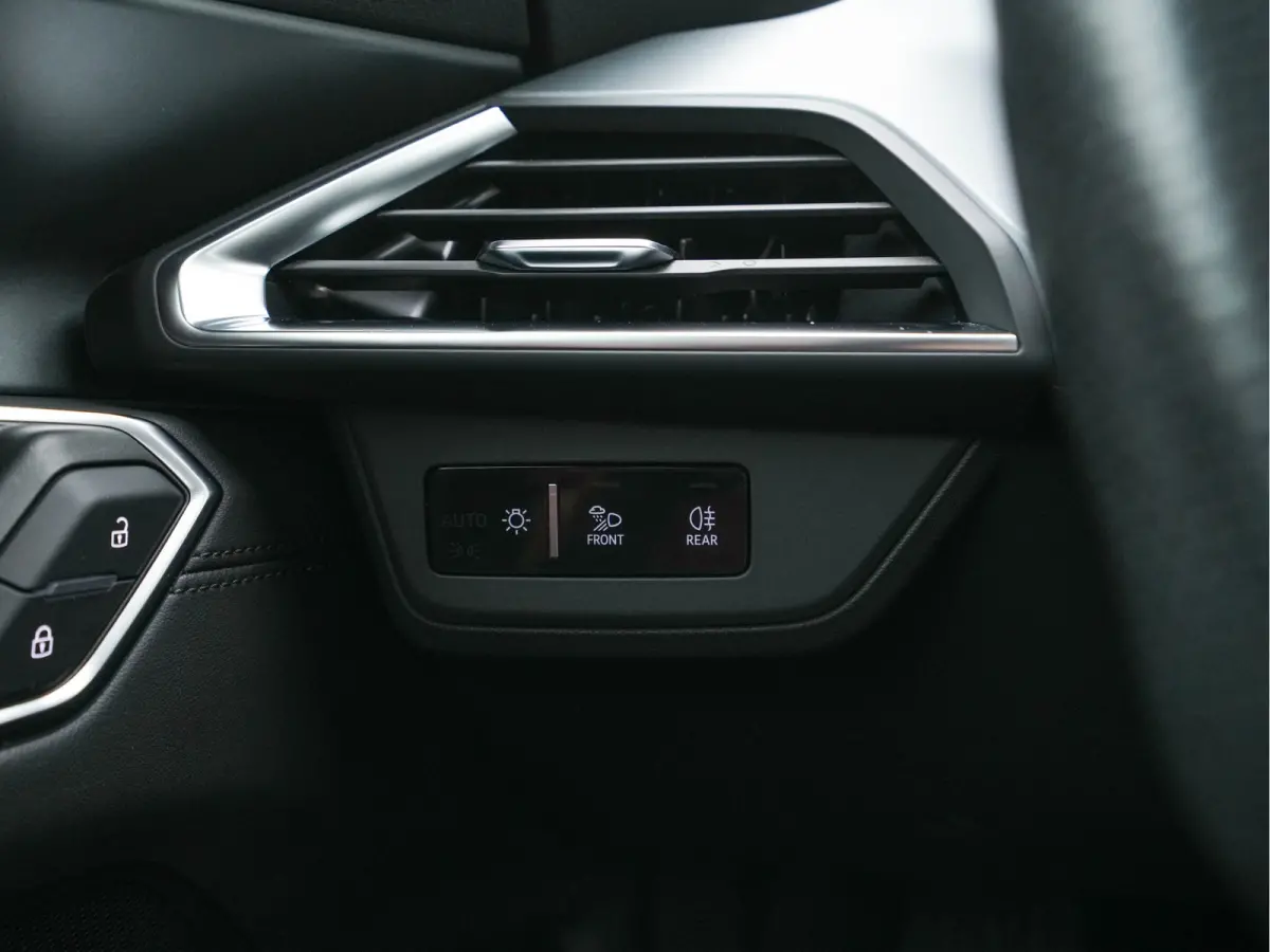 93 kWh Quattro (3-Fase-11 kW) {SOH-93%} (INCL-BTW) *HEATPUMP | PANO | FULL-LED | LEATHER | AUDI-SOUND | DIGI-COCKPIT | NAVI-FULLMAP | HEATED-SPORTSEATS | TOPVIEW | DAB | KEYLESS | LANE-ASSIS