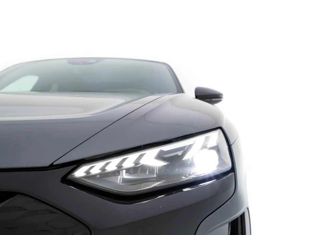 93 kWh Quattro (3-Fase-11 kW) {SOH-93%} (INCL-BTW) *HEATPUMP | PANO | FULL-LED | LEATHER | AUDI-SOUND | DIGI-COCKPIT | NAVI-FULLMAP | HEATED-SPORTSEATS | TOPVIEW | DAB | KEYLESS | LANE-ASSIS