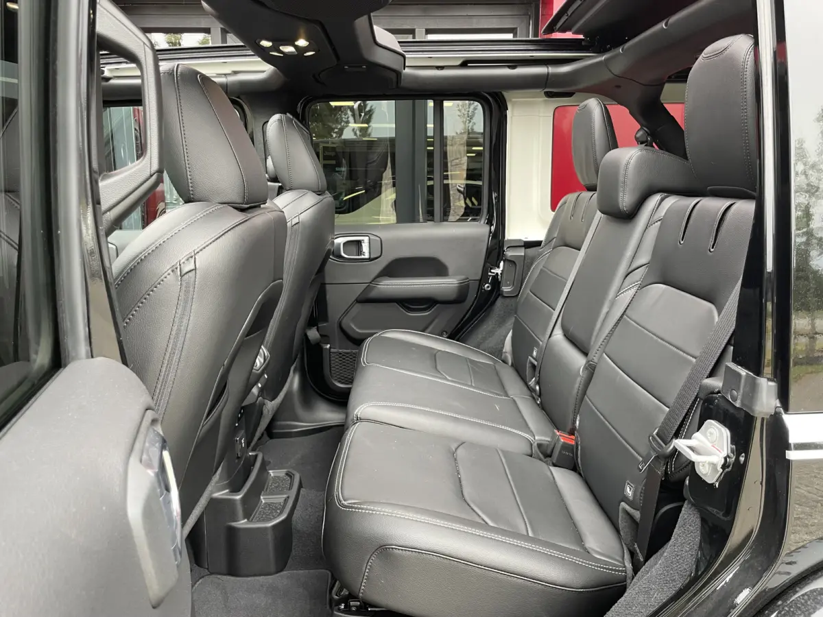 4xe 380 Overland By Irmscher | Leer | Camera's | 20" Velgen | Treeplanken