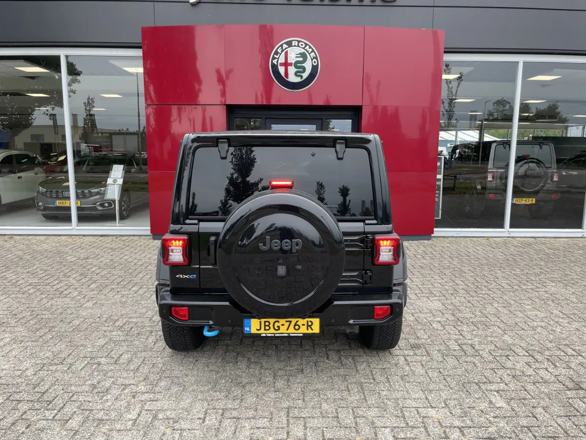 4xe 380 Overland By Irmscher | Leer | Camera's | 20" Velgen | Treeplanken