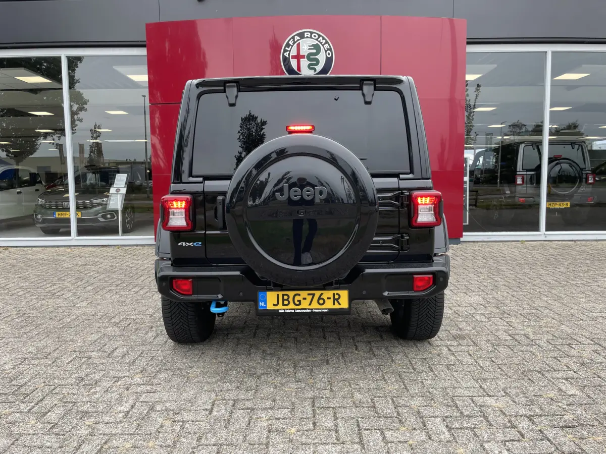 4xe 380 Overland By Irmscher | Leer | Camera's | 20" Velgen | Treeplanken