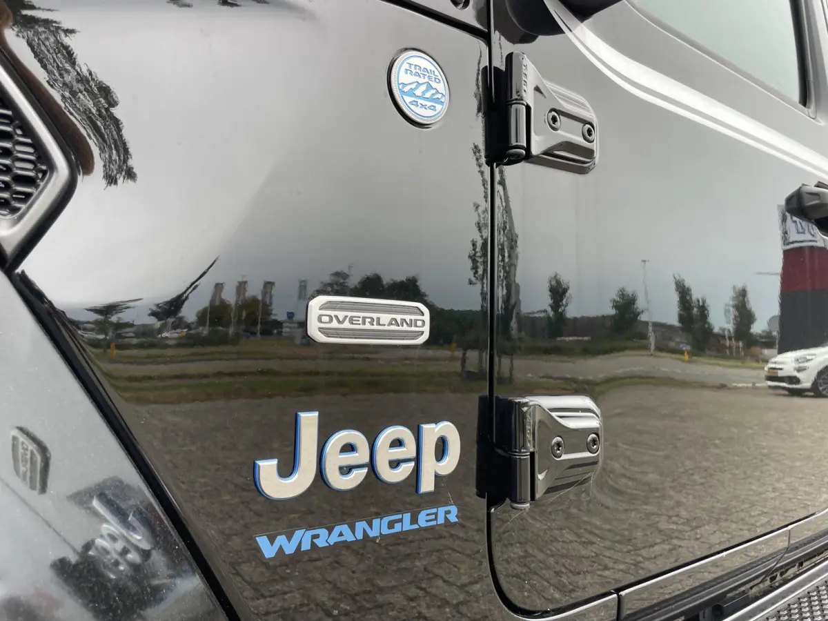 4xe 380 Overland By Irmscher | Leer | Camera's | 20" Velgen | Treeplanken
