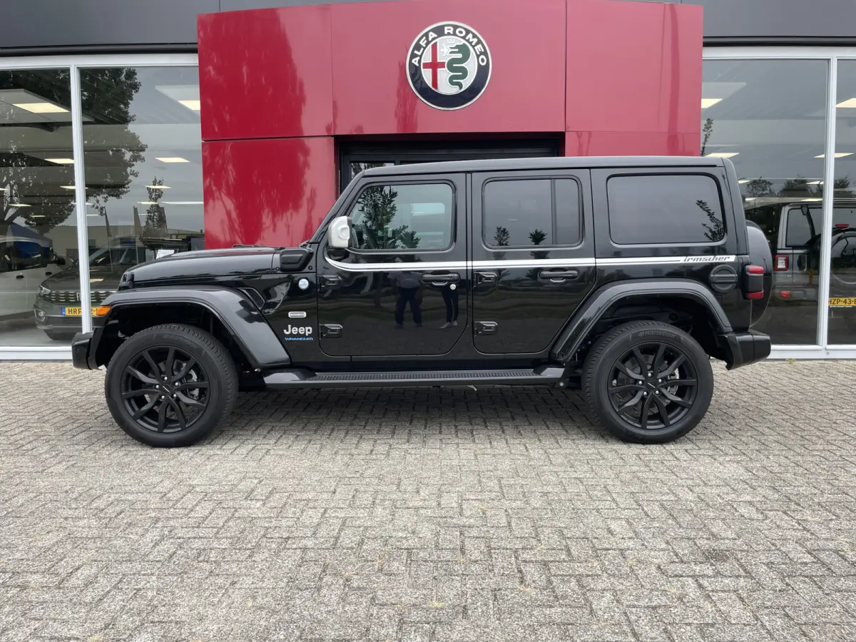 4xe 380 Overland By Irmscher | Leer | Camera's | 20" Velgen | Treeplanken