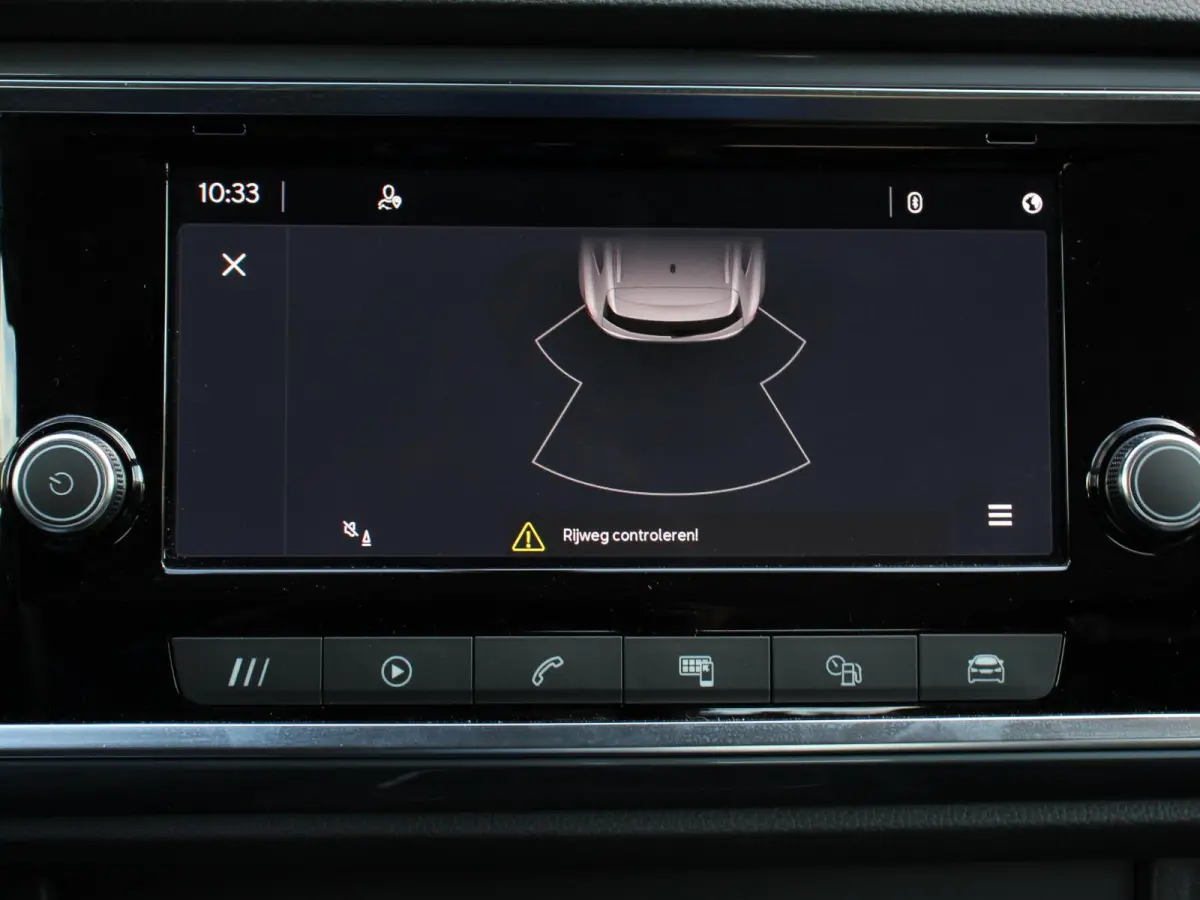 1.5 TSI Style Business Intense Climate control Cruise control Keyless start Verwarmde voorstoelen Verwarmde stuur LED Parkeersensoren achter Apple Carplay/ Android Auto