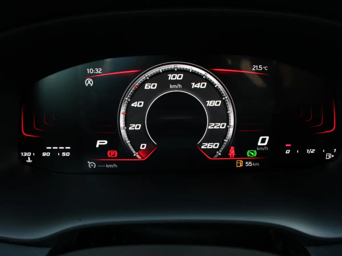 1.5 TSI Style Business Intense Climate control Cruise control Keyless start Verwarmde voorstoelen Verwarmde stuur LED Parkeersensoren achter Apple Carplay/ Android Auto