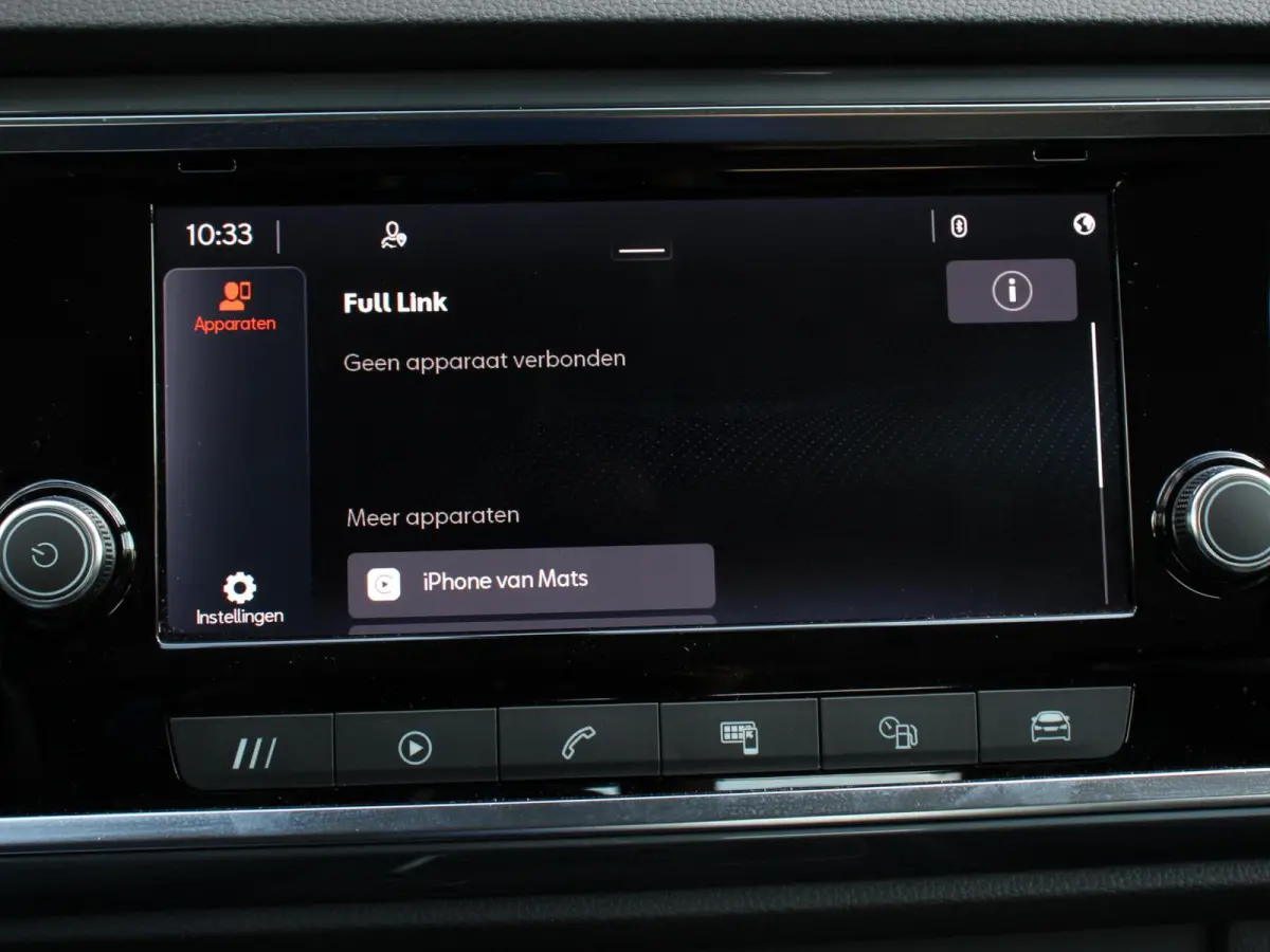 1.5 TSI Style Business Intense Climate control Cruise control Keyless start Verwarmde voorstoelen Verwarmde stuur LED Parkeersensoren achter Apple Carplay/ Android Auto