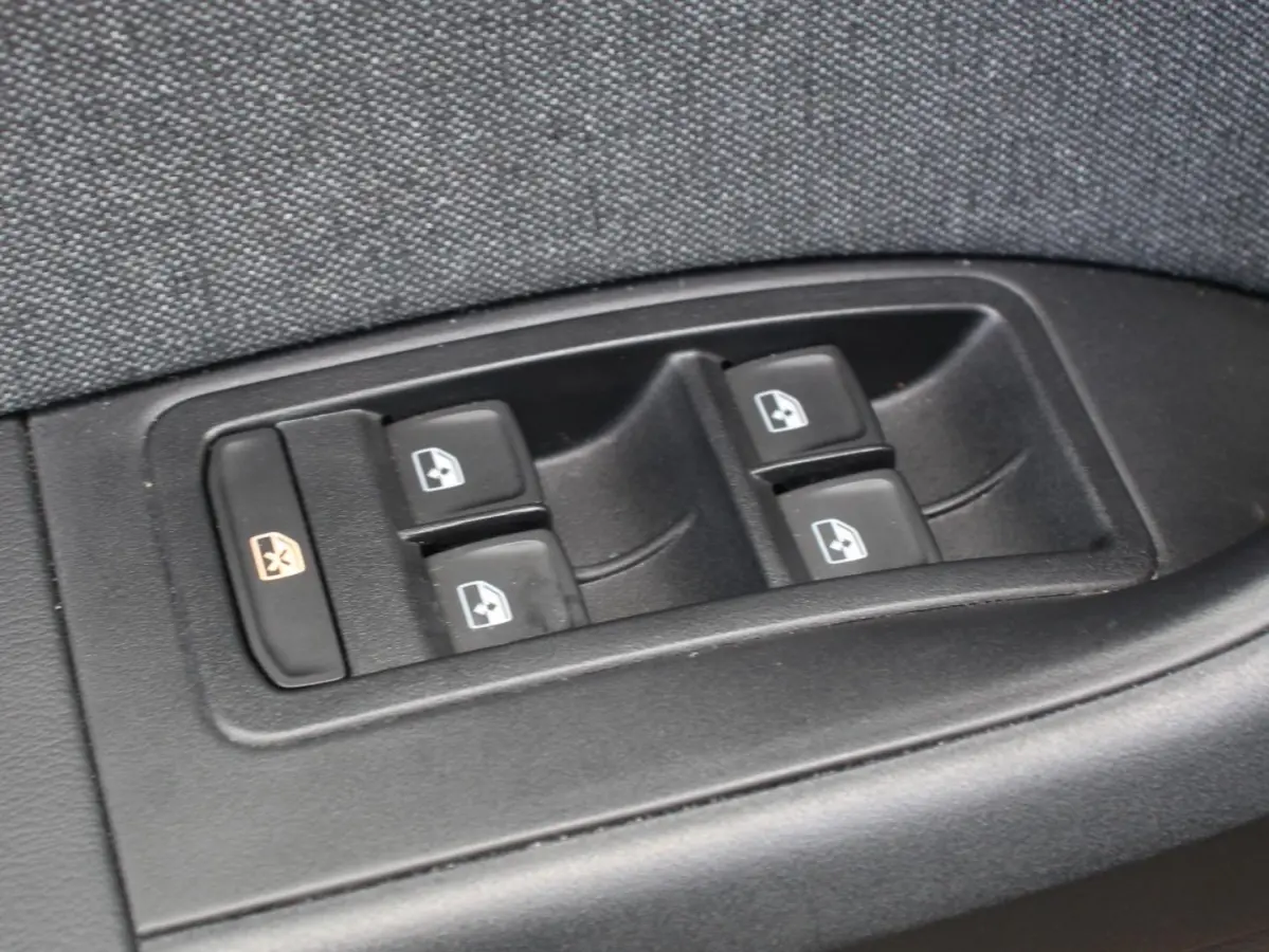 1.5 TSI Style Business Intense Climate control Cruise control Keyless start Verwarmde voorstoelen Verwarmde stuur LED Parkeersensoren achter Apple Carplay/ Android Auto