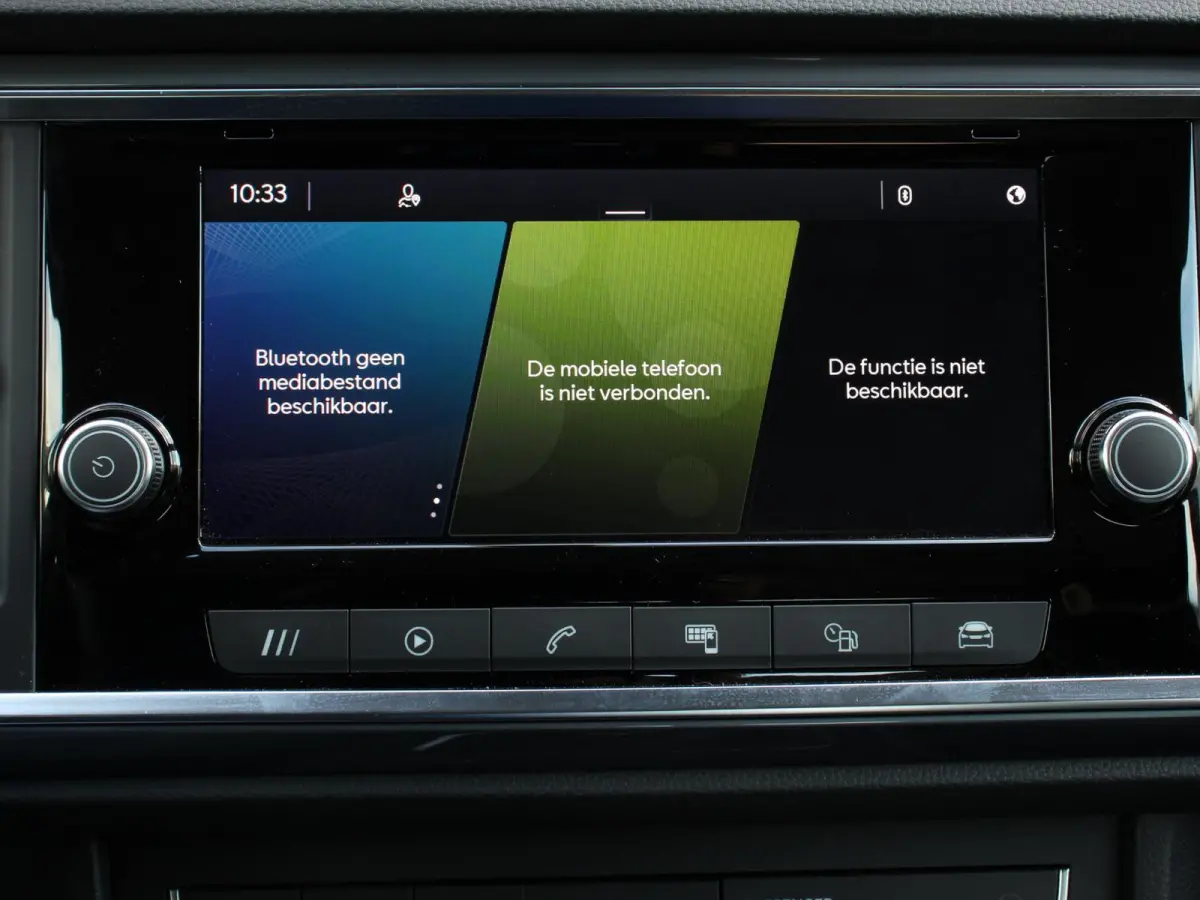 1.5 TSI Style Business Intense Climate control Cruise control Keyless start Verwarmde voorstoelen Verwarmde stuur LED Parkeersensoren achter Apple Carplay/ Android Auto