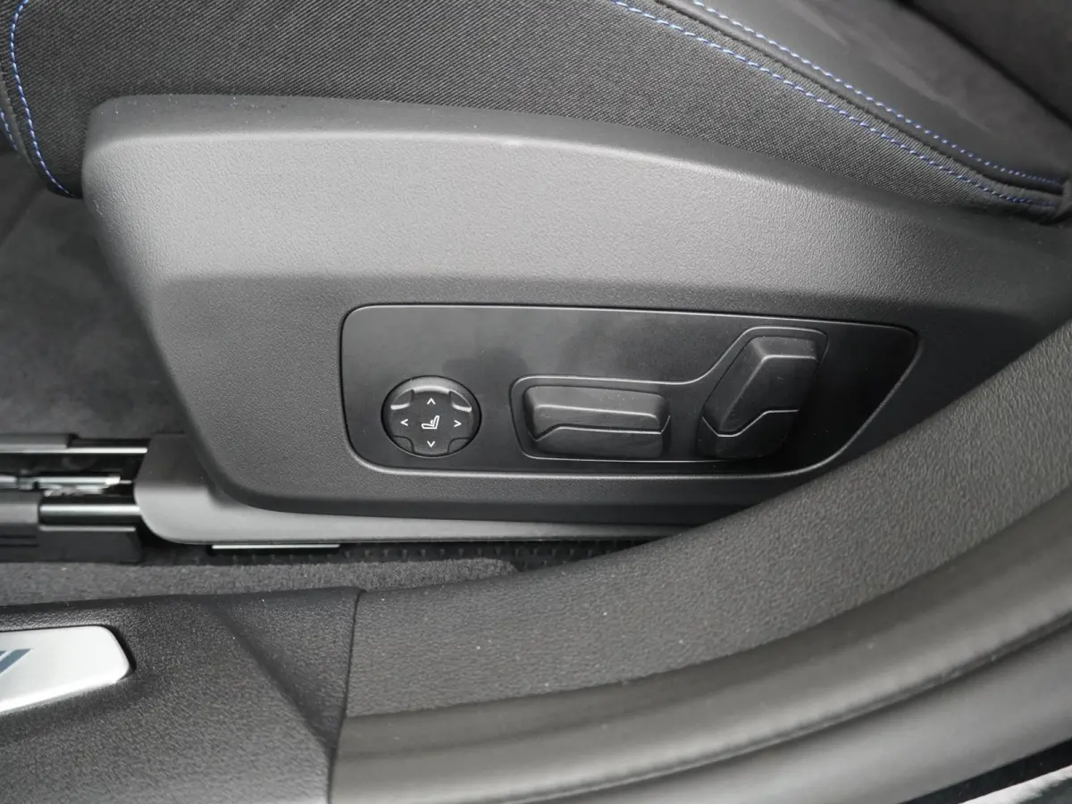 123 xDrive | M Sport Pro | Travel Pack | Harman Kardon |