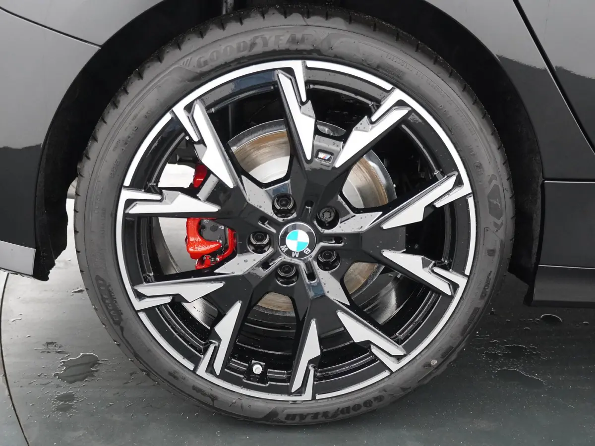 123 xDrive | M Sport Pro | Travel Pack | Harman Kardon |