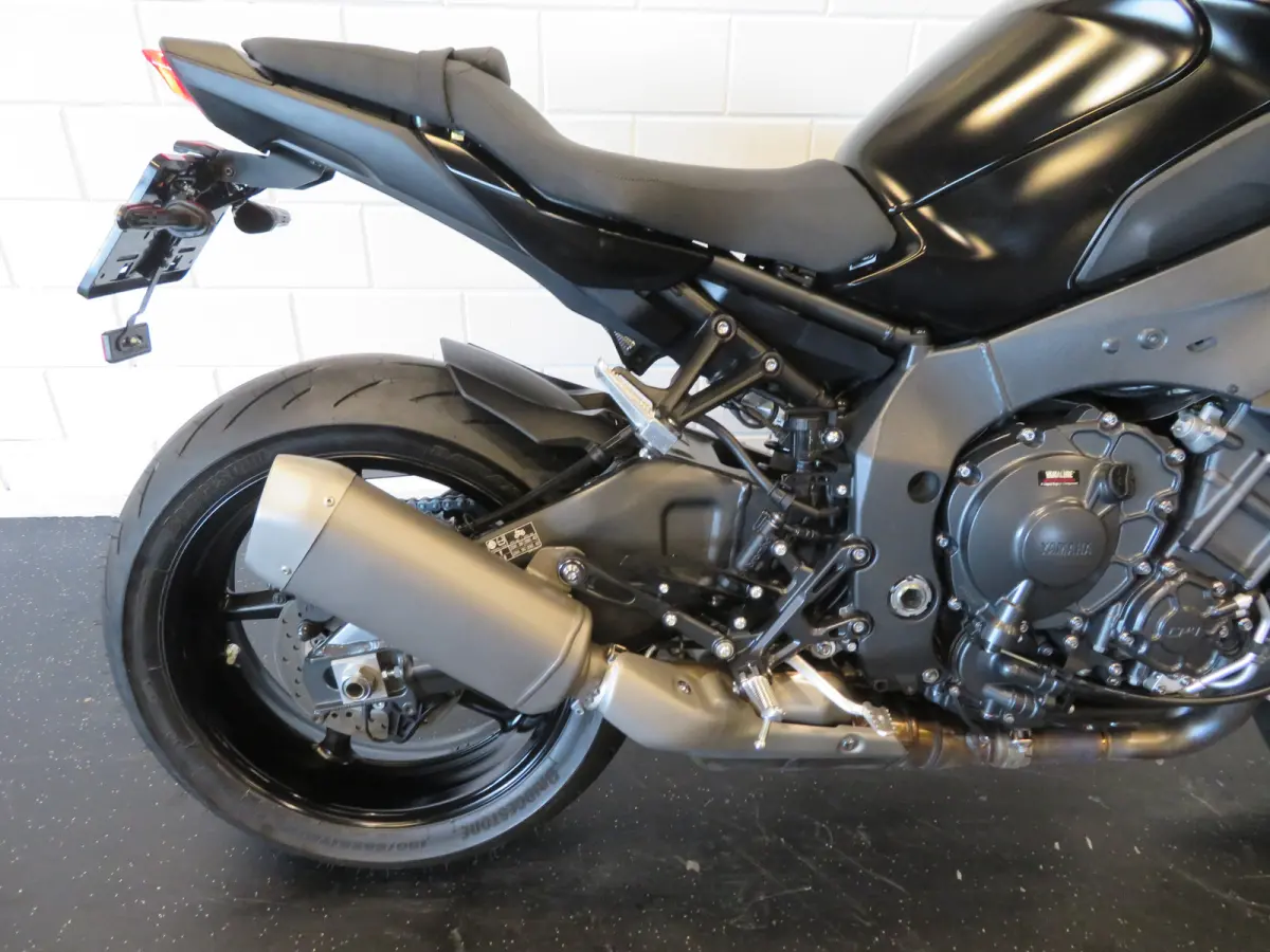 MT-10 TECH-BLACK