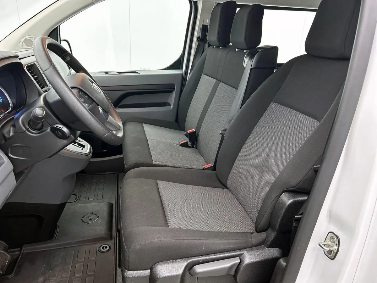 L3H1 75 kWh 9-persoons PERSONENBUS Airco Navi PDCA