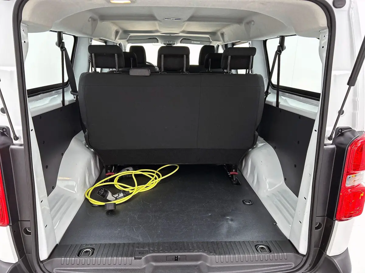 L3H1 75 kWh 9-persoons PERSONENBUS Airco Navi PDCA
