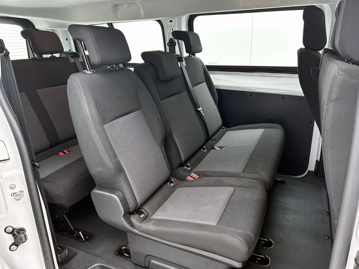L3H1 75 kWh 9-persoons PERSONENBUS Airco Navi PDCA