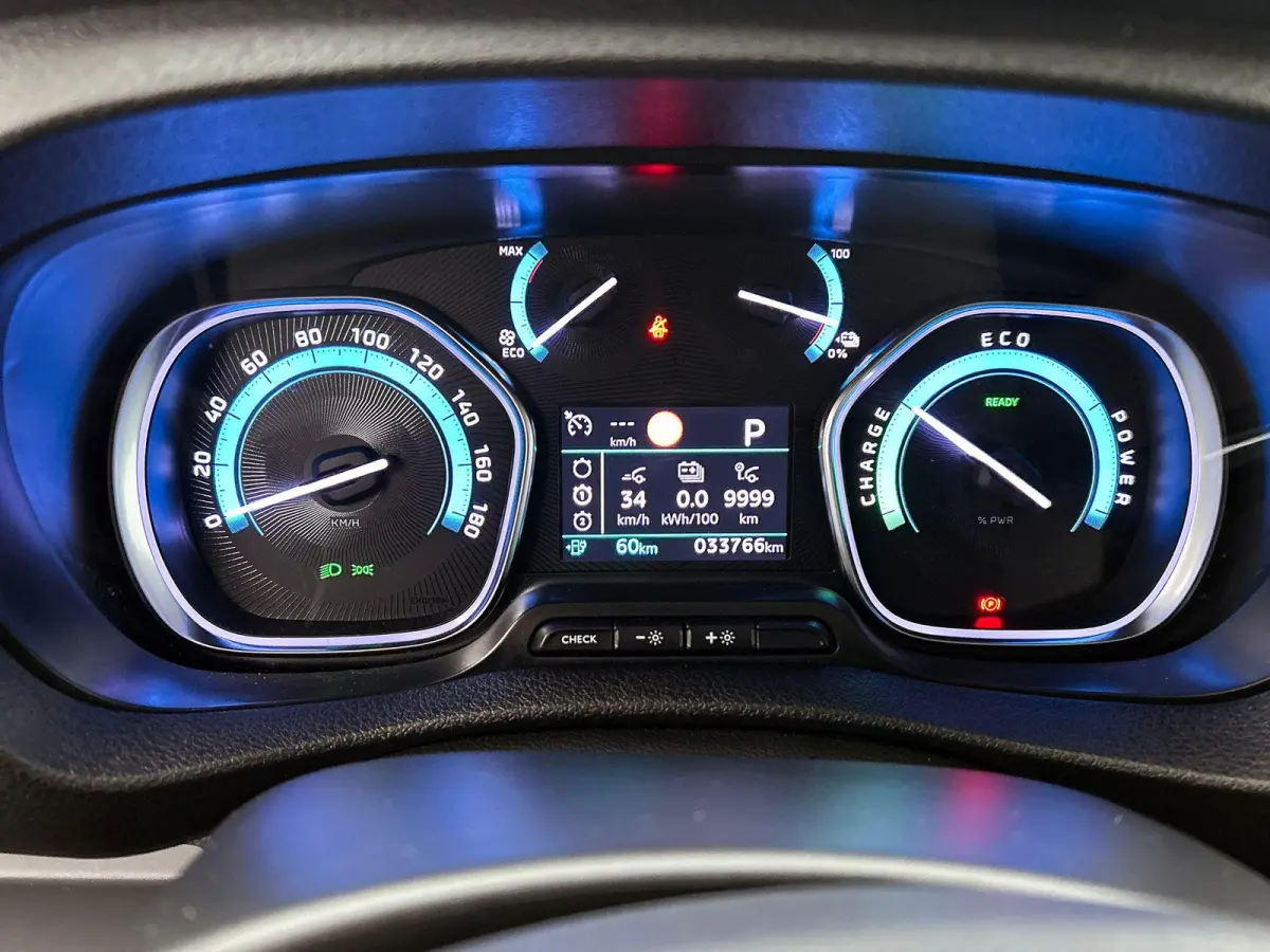 L3H1 75 kWh 9-persoons PERSONENBUS Airco Navi PDCA