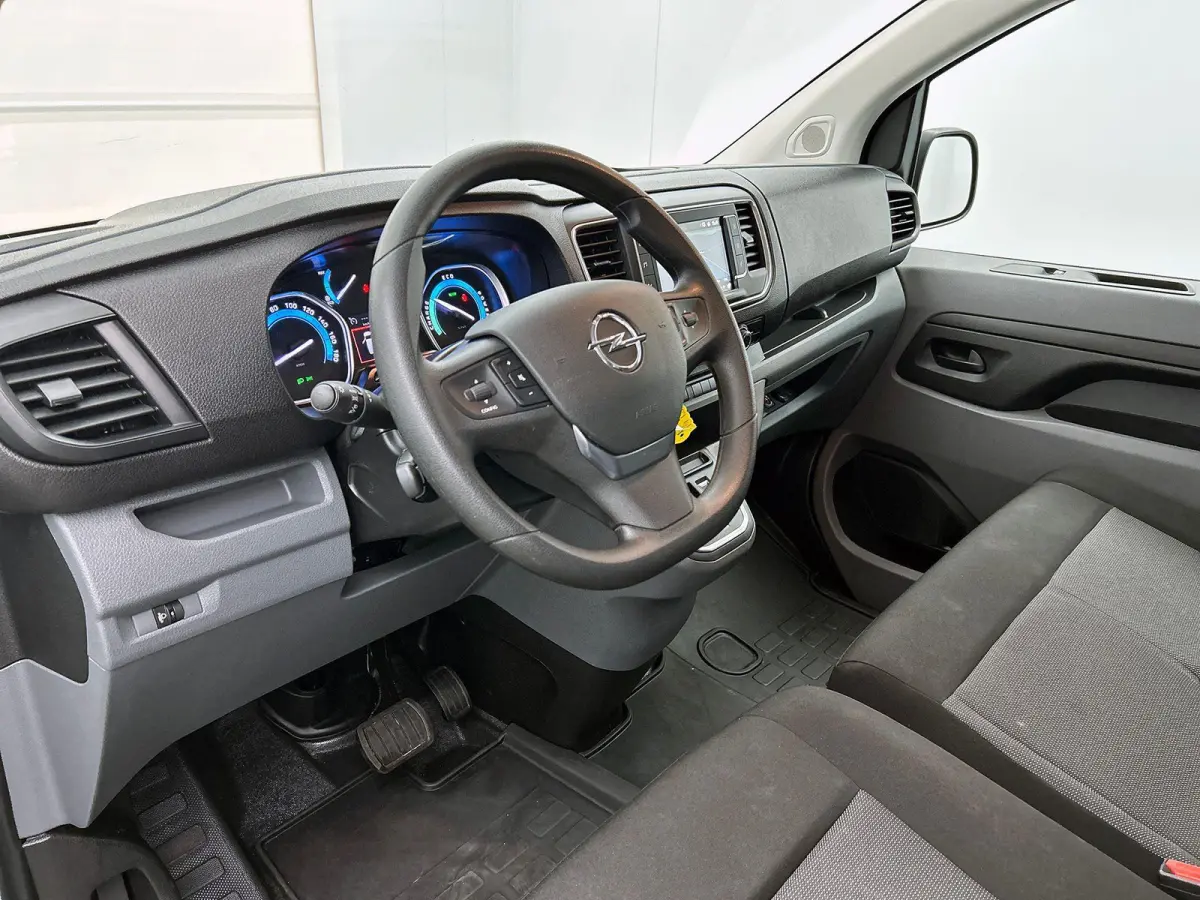 L3H1 75 kWh 9-persoons PERSONENBUS Airco Navi PDCA