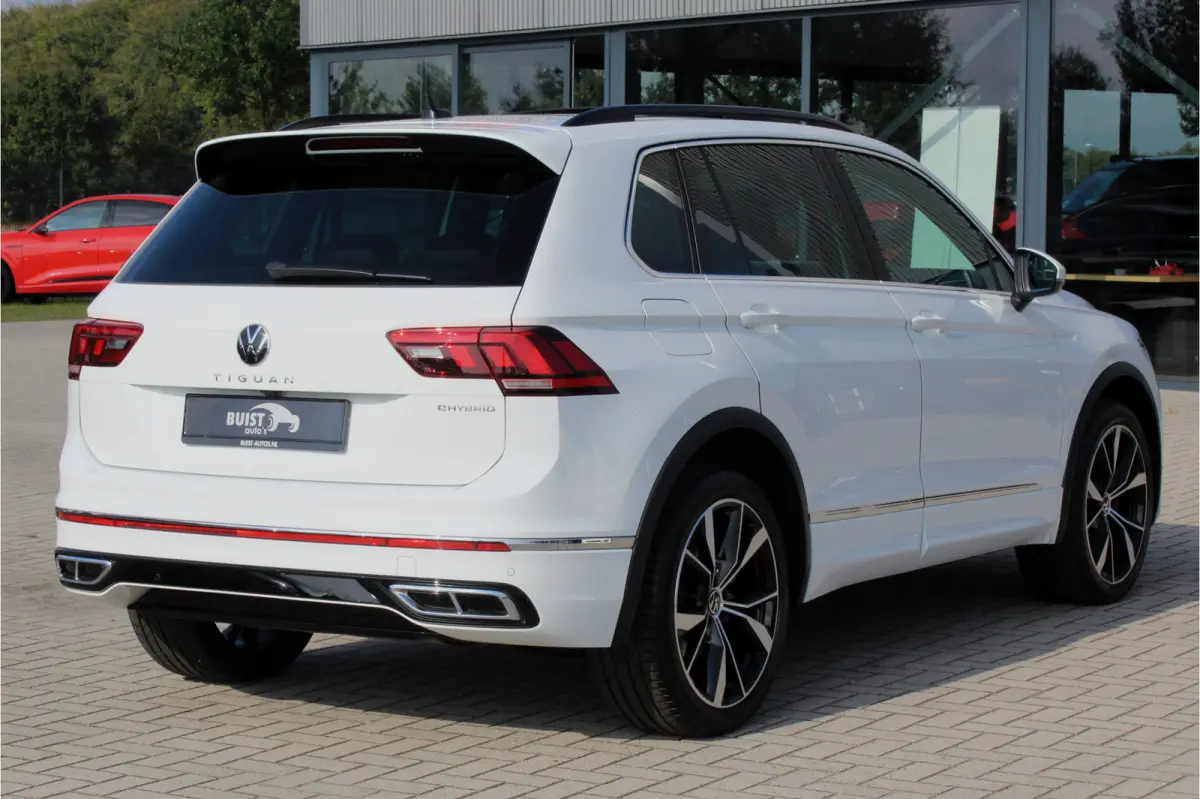 1.4 TSI eHybrid R-Line 245pk PANO LEER IQ LIGHT TREKHAAK 20" 360 CAMERA