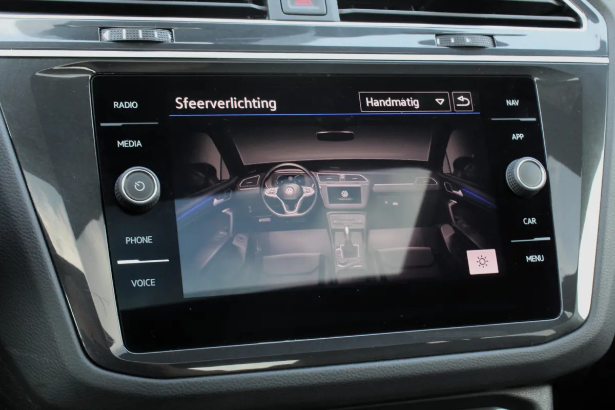 1.4 TSI eHybrid R-Line 245pk PANO LEER IQ LIGHT TREKHAAK 20" 360 CAMERA