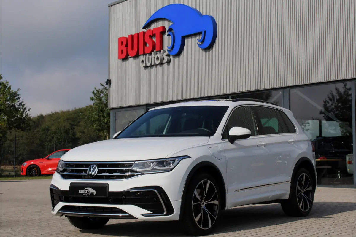 1.4 TSI eHybrid R-Line 245pk PANO LEER IQ LIGHT TREKHAAK 20" 360 CAMERA