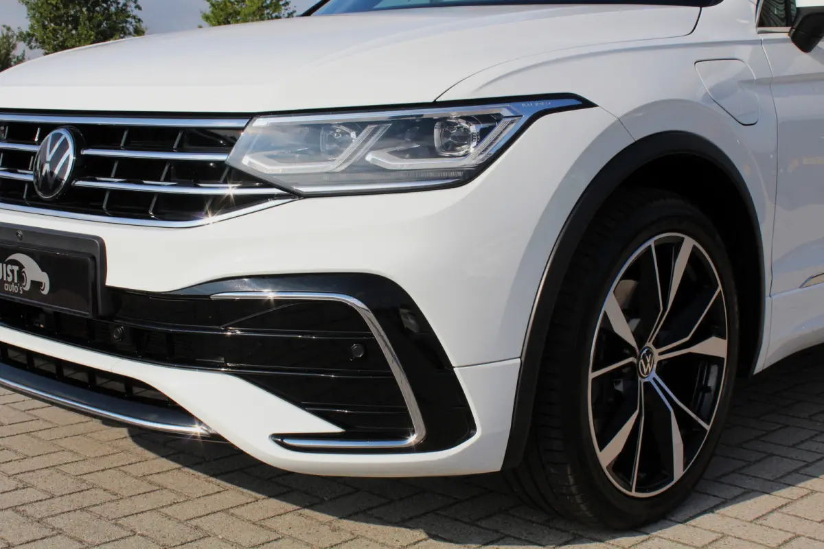 1.4 TSI eHybrid R-Line 245pk PANO LEER IQ LIGHT TREKHAAK 20" 360 CAMERA