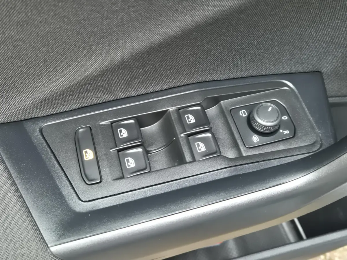 1.0 TSI Life | Navigatie | Digitaal dashboard | Adapt. Cruise Control | Parkeersensoren | Licht metalen velgen