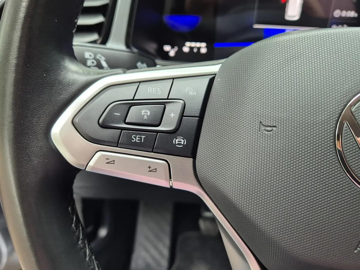 1.0 TSI Life | Navigatie | Digitaal dashboard | Adapt. Cruise Control | Parkeersensoren | Licht metalen velgen