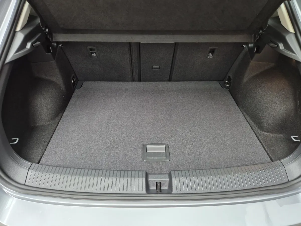 1.0 TSI Life | Navigatie | Digitaal dashboard | Adapt. Cruise Control | Parkeersensoren | Licht metalen velgen