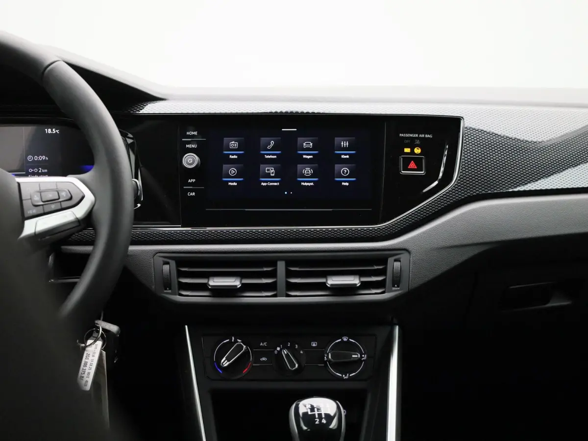 1.0 TSI Life Edition | Draadloze Apple Carplay | Adaptieve cruise control | Travel Assist | Parkeersensoren | Achteruitrij camera |