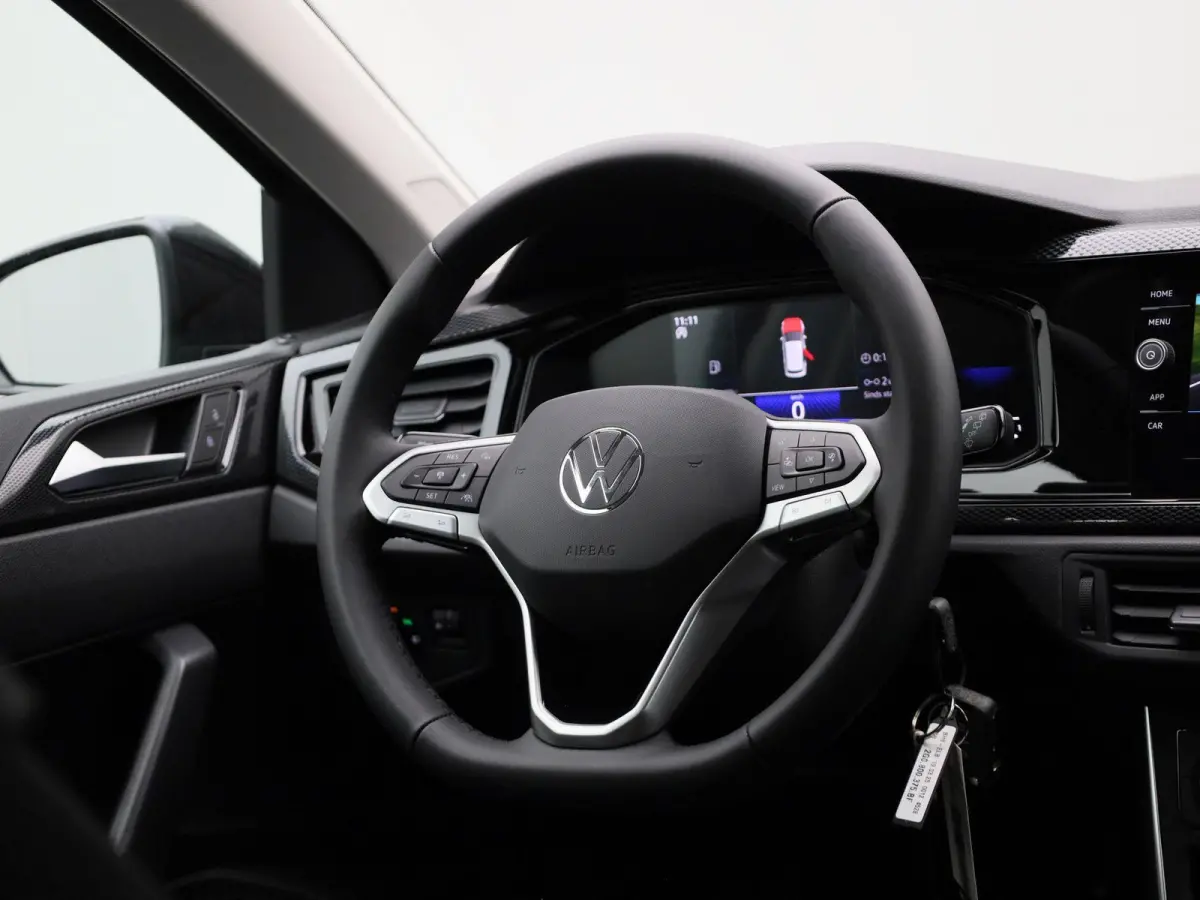 1.0 TSI Life Edition | Draadloze Apple Carplay | Adaptieve cruise control | Travel Assist | Parkeersensoren | Achteruitrij camera |