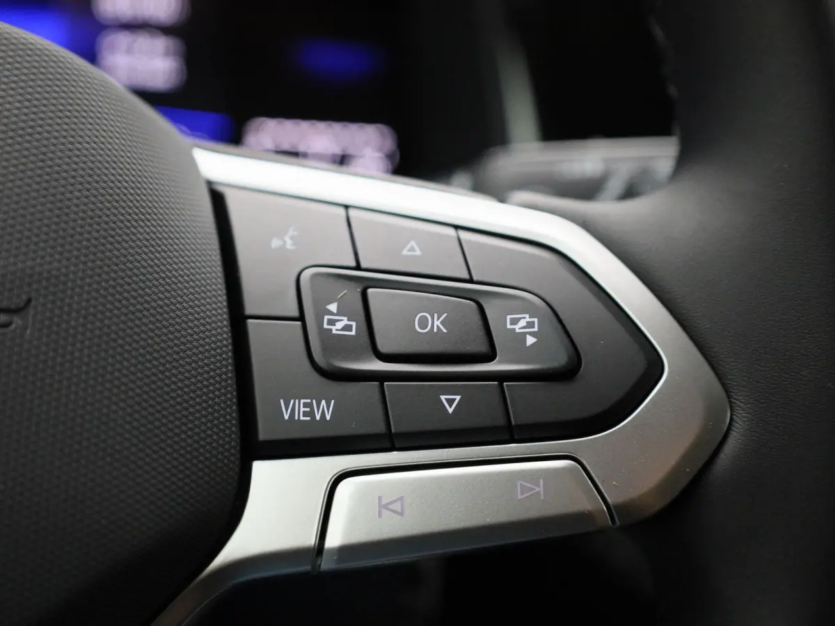 1.0 TSI Life Edition | Draadloze Apple Carplay | Adaptieve cruise control | Travel Assist | Parkeersensoren | Achteruitrij camera |