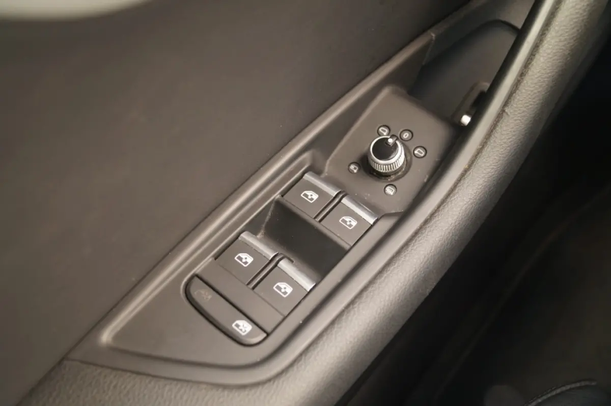35 TDI Business Edition -NAVI-LEER-CARPLAY-PDC-