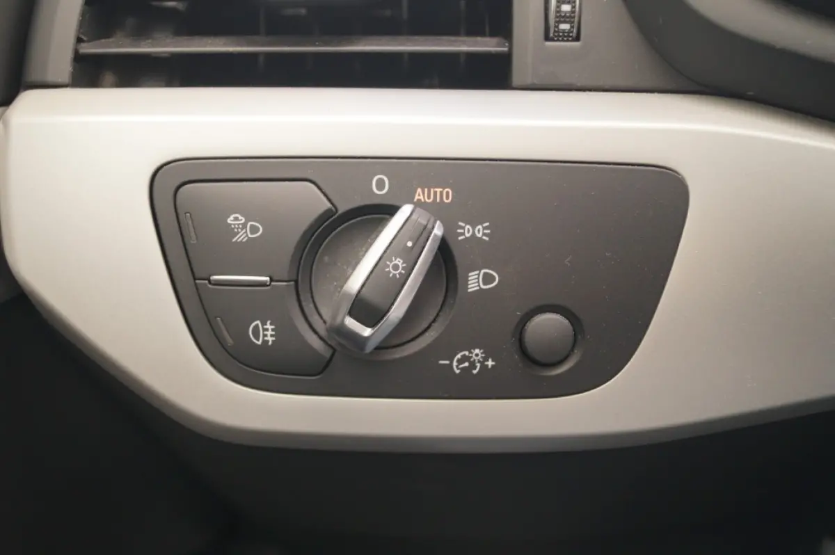 35 TDI Business Edition -NAVI-LEER-CARPLAY-PDC-