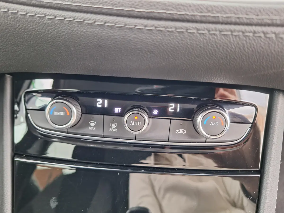 1.2 Turbo Edition /43.000 Km/Navi/Clima/Apple/Android/1e Eig/Garantie