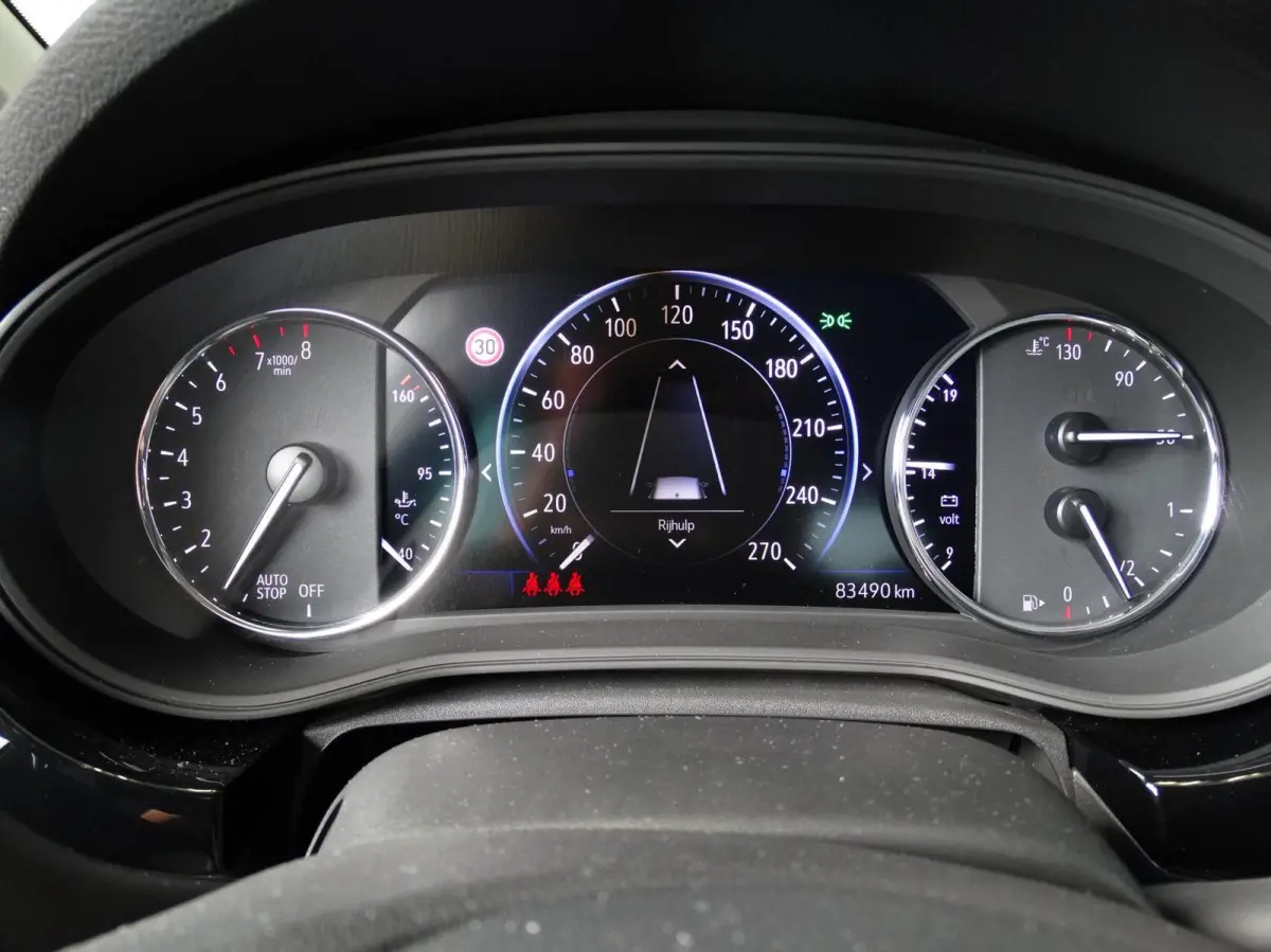 1.2 Launch Elegance 110pk / Camera / Carplay /
