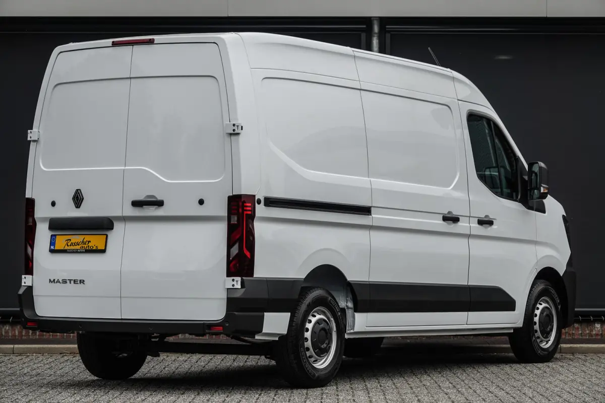 T35 | L2H2 | 2.0Dci 150Pk | Stoel-Bank | 3.500Kg Trekgewicht | Parkeersensoren | Laadruimte betimmering | LED