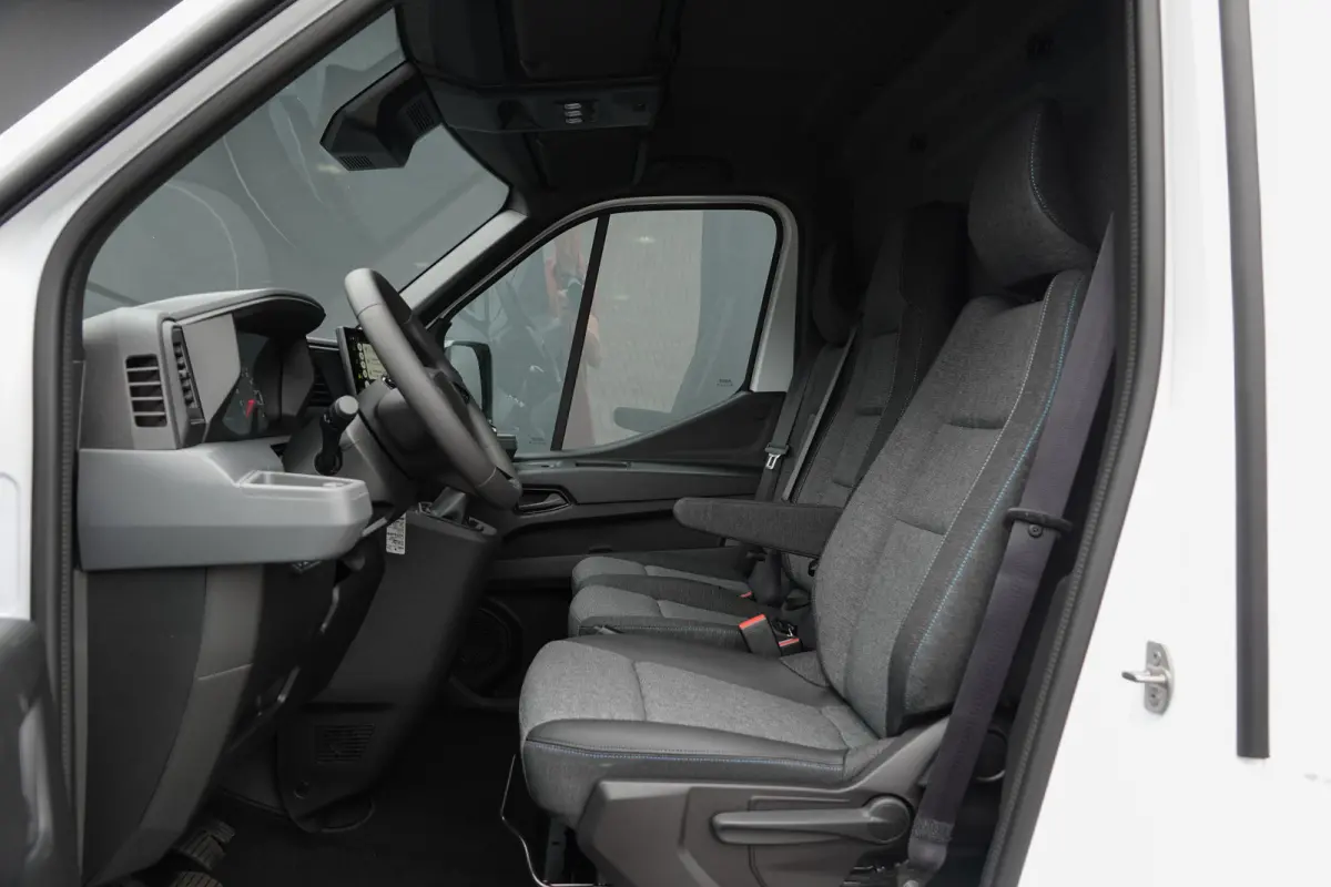 T35 | L2H2 | 2.0Dci 150Pk | Stoel-Bank | 3.500Kg Trekgewicht | Parkeersensoren | Laadruimte betimmering | LED