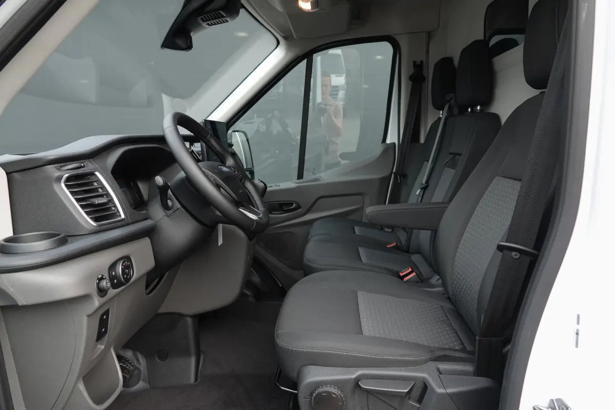 L3H2 2.0Tdci 130Pk | 350 | Trend | Virtual Cockpit | Achteruitrijcamera | 270° Achterdeuren | Frozen White