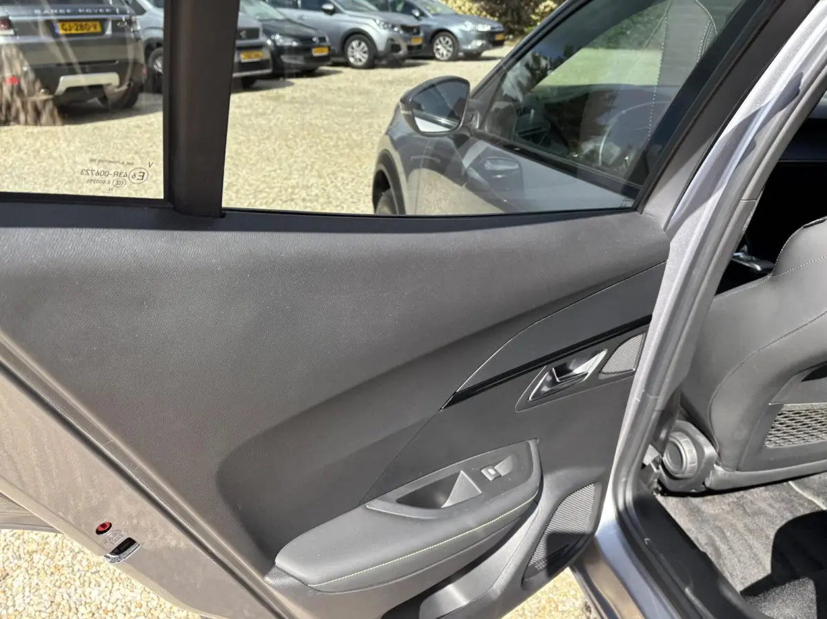 1.2 PureTech 130 GT autom navi dodehoek detectie camera voor en achter DAB