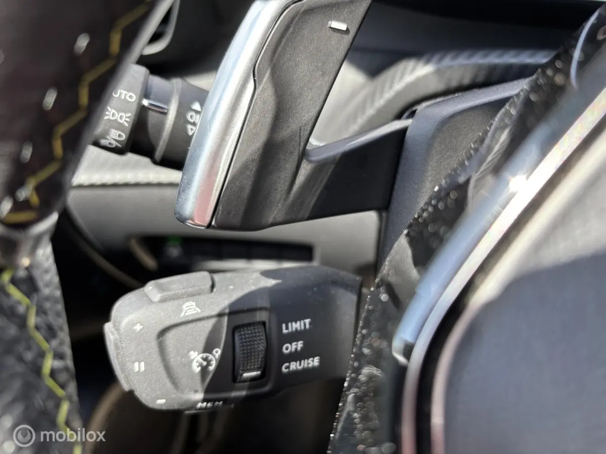 1.2 PureTech 130 GT autom navi dodehoek detectie camera voor en achter DAB