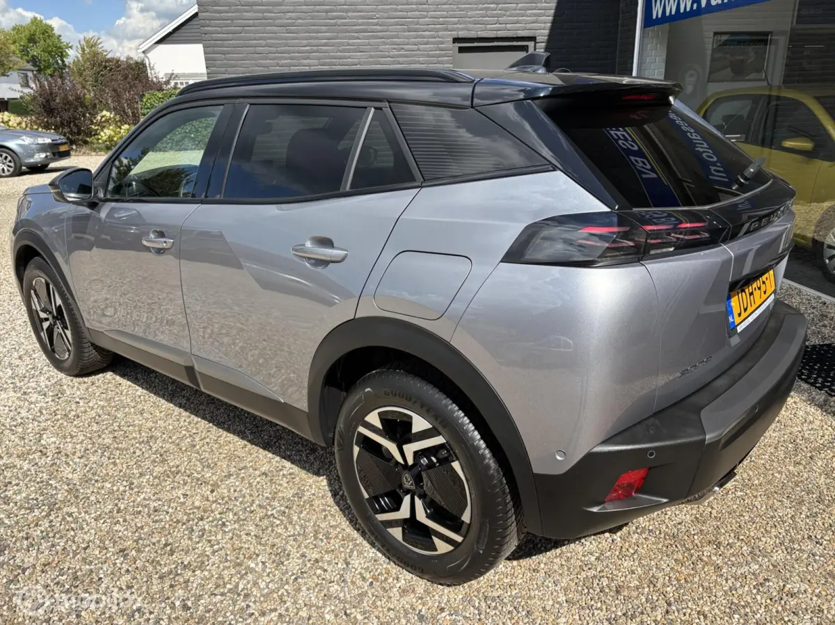 1.2 PureTech 130 GT autom navi dodehoek detectie camera voor en achter DAB
