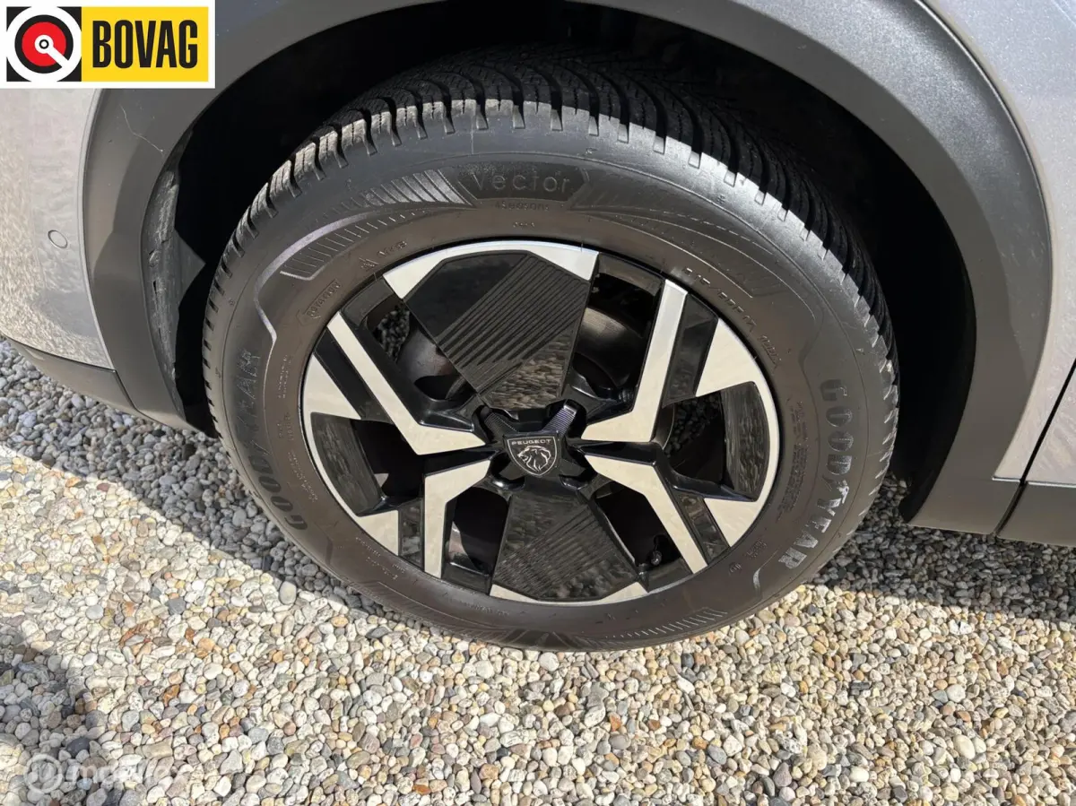 1.2 PureTech 130 GT autom navi dodehoek detectie camera voor en achter DAB
