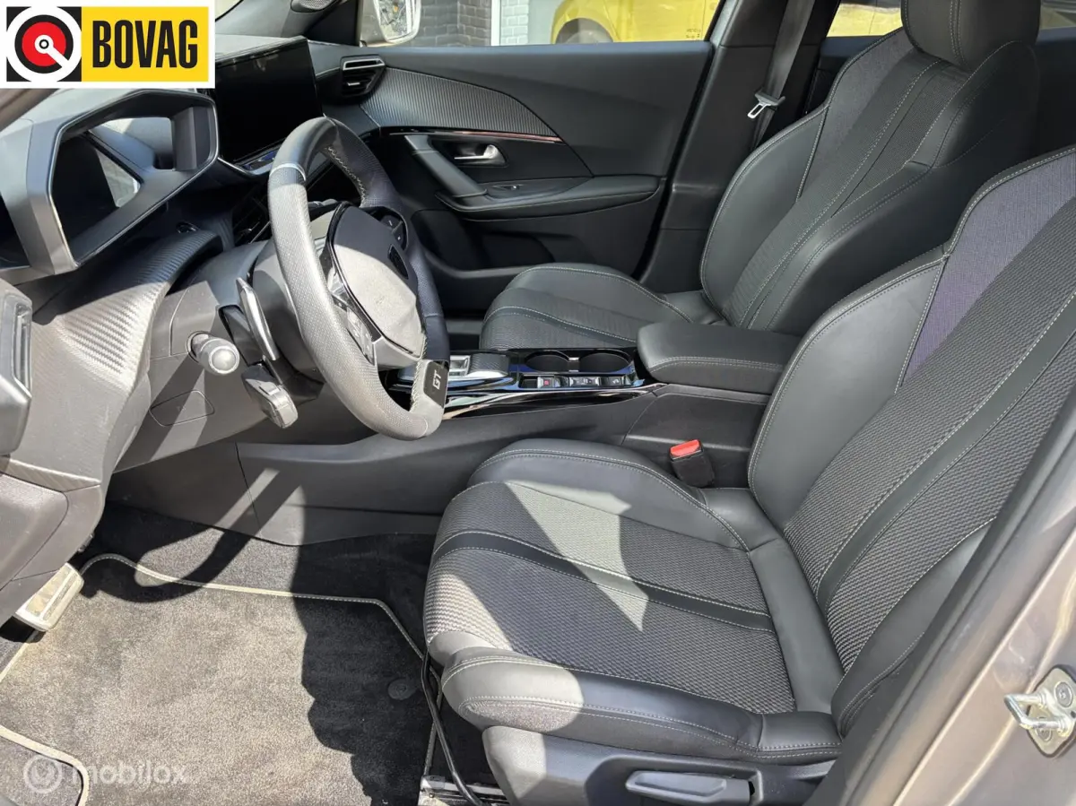 1.2 PureTech 130 GT autom navi dodehoek detectie camera voor en achter DAB