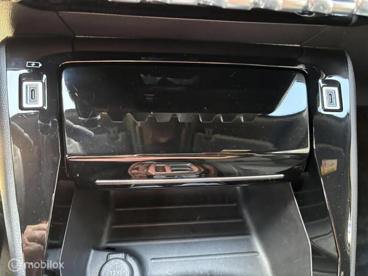 1.2 PureTech 130 GT autom navi dodehoek detectie camera voor en achter DAB