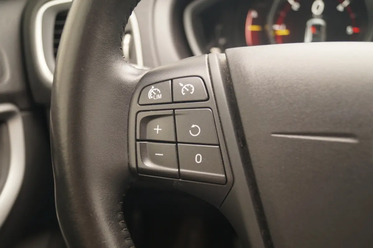 2.0 D2 120pk Kinetic -NAVI-PDC-AIRCO-
