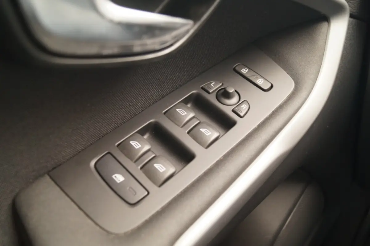 2.0 D2 120pk Kinetic -NAVI-PDC-AIRCO-