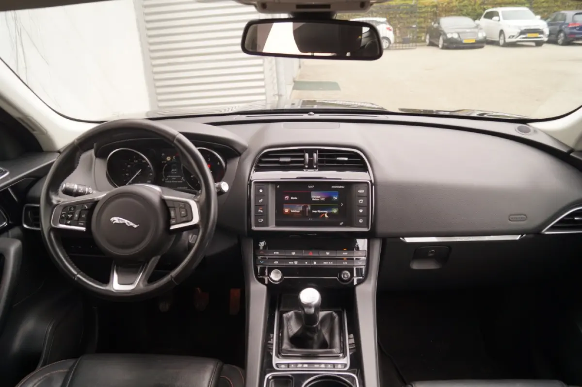 2.0d 180pk AWD Prestige -LEER-NAVI-CAM-ECC-