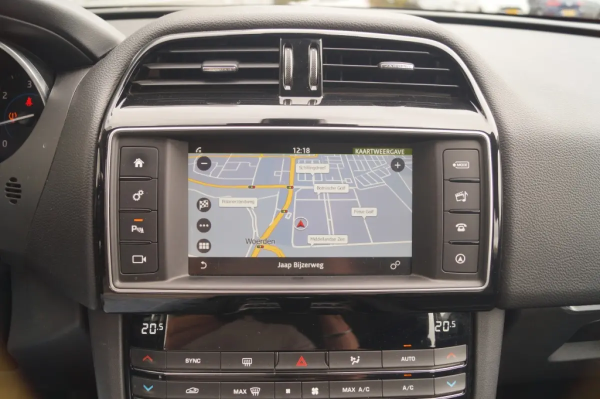2.0d 180pk AWD Prestige -LEER-NAVI-CAM-ECC-