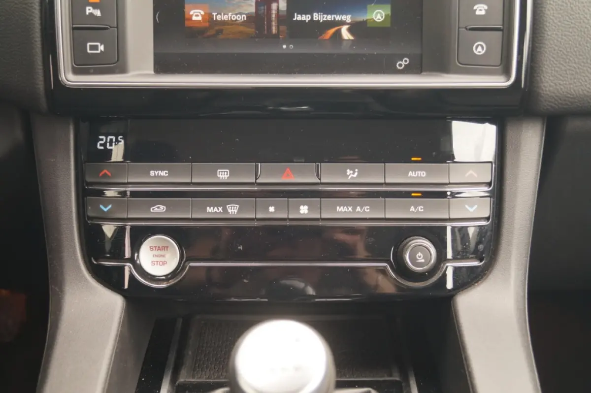 2.0d 180pk AWD Prestige -LEER-NAVI-CAM-ECC-
