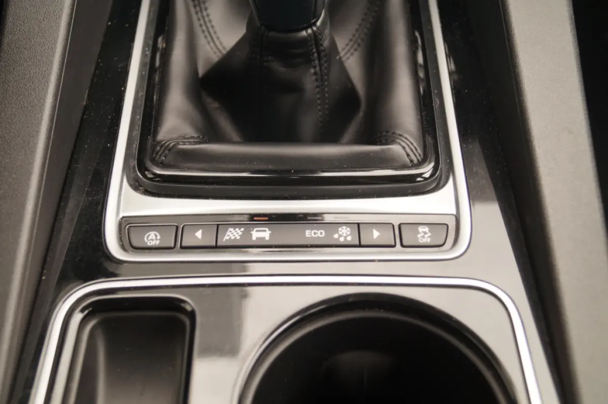 2.0d 180pk AWD Prestige -LEER-NAVI-CAM-ECC-